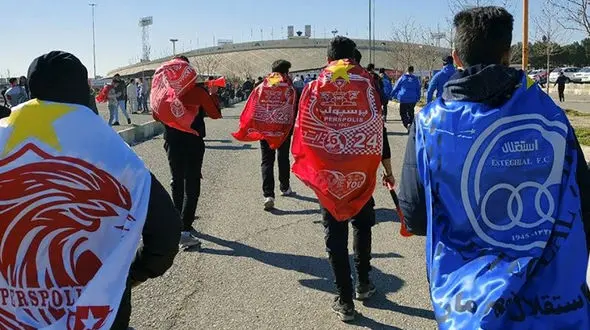 گلایه هواداران از گرانی قیمت بلیت دربی/ 2 میلیون تومان در بازار سیاه!  +  فیلم