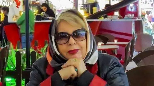 پوراندخت مهیمن بازیگر “بیگانه ای با من است” همراه با نوه هایش