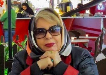 پوراندخت مهیمن بازیگر “بیگانه ای با من است” همراه با نوه هایش