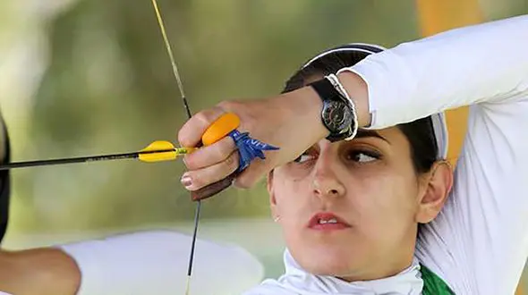 فیلم افشاگر دروغ بزرگ پارمیدا قاسمی درباره رفتار نامتعارفش !  + فیلم عذرخواهی خانم قهرمان !