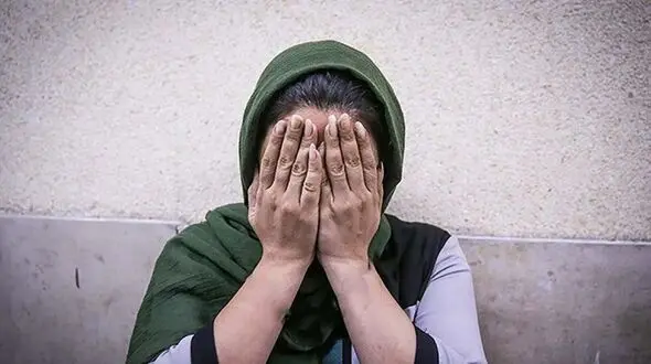 می‌خوام با مشاورتون صحبت کنم / درخواست مینا که در بازداشتگاه کلانتری بود + نظر کارشناس