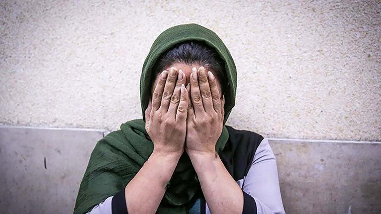 تلخ ترین سرنوشت زن جوان در خانه فساد / مینا  از دخترش دور افتاد ! + نظر کارشناس