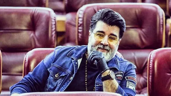 این زن فوق جذاب و چشم رنگی همسر مهدی یغمایی است / عکس خیره کننده ای که باور نمی کنید!