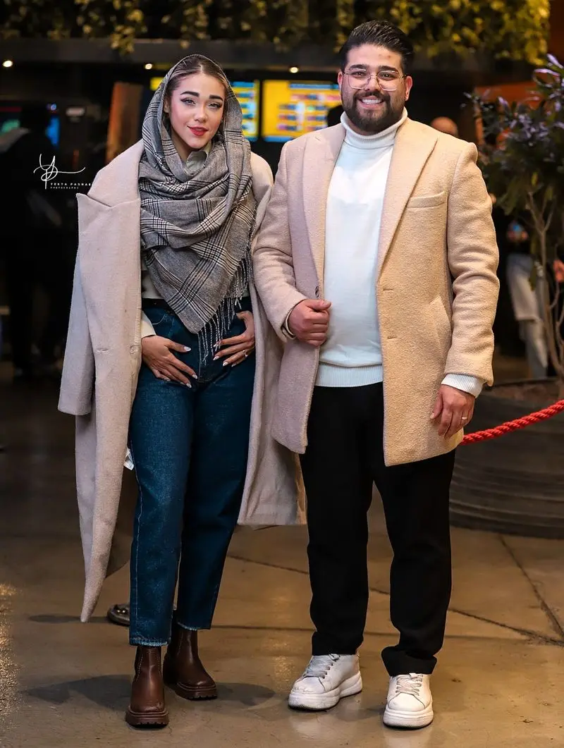 رویا وحدتی (بلاگر و بازیگر) و امین اسدی در اکران مردمی طهران۵۷