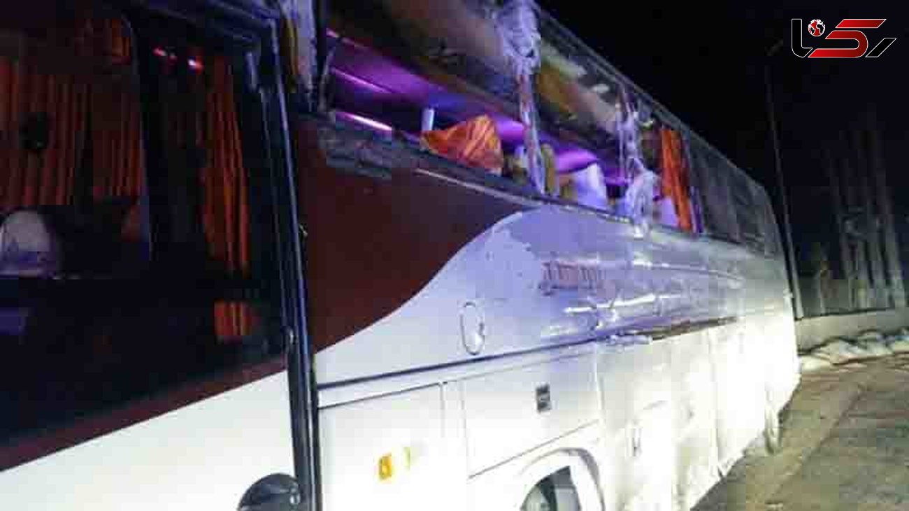 مصدومیت 17 نفر بر اثر واژگونی اتوبوس در جاده زنجان