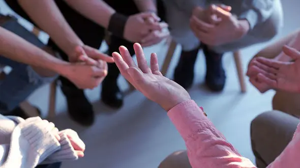 خانواده‌ها در خط مقدم جنگ علیه اعتیاد؛ آیا حمایت آنها کافی است؟