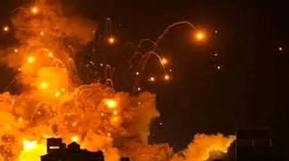 اولین فیلم از هدف قرار گرفتن هواپیماهای مسافربری در فرودگاه مهرآباد / هواپیمای ماهان 25 میلیون دلار خسارت دید / از لحظه انفجار تا تخریب کامل هواپیماها 