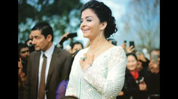 لباس 1 میلیون دلاری بازیگر معروف زن در ملبورن +عکس های دیدنی از این مراسم