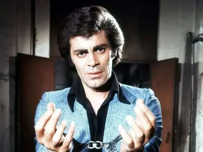 عکس سفر در زمان  /  جهانگیر غفاری؛ بازیگر  قبل از انقلاب در ۸۱ سالگی / قبراق و جذاب