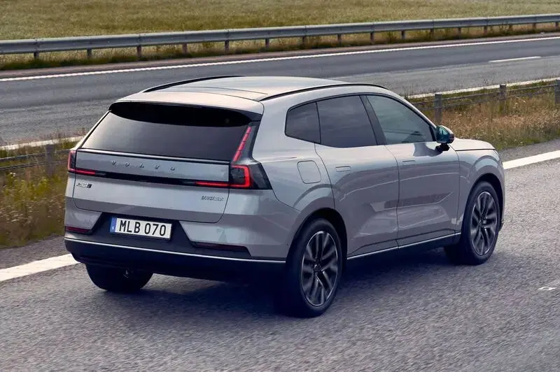 شاسی بلند لوکس ولوو XC70