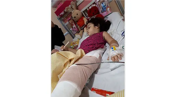 ریحانه 5 ساله در خواب راه رفت و از طبقه سوم سقوط کرد +عکس