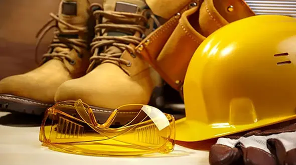 فوت دومین کارگر مصدوم آتش‌سوزی کارخانه کرمان/ حال دو کارگر دیگر وخیم است