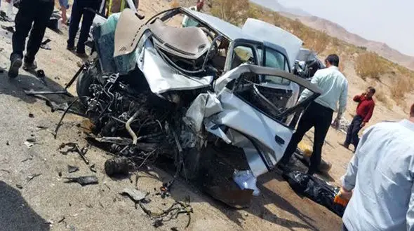 شاخ به شاخ دو پراید پر از سرنشین در جاده / 9 تن کشته و زخمی شدند + عکس
