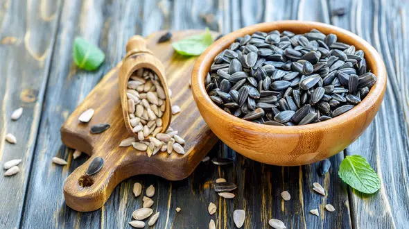 در زمستان تخمه بخورید 