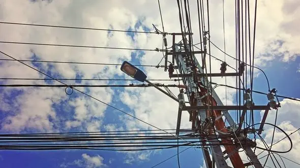 ورشکستگی شرکت های خصوصی و کارخانجات با قطع برق /وزارت نیرو برنامه ای برای آینده انرژی کشور ندارد/ده میلیارد دلار فرصت صادرات انرژی از دست دادیم