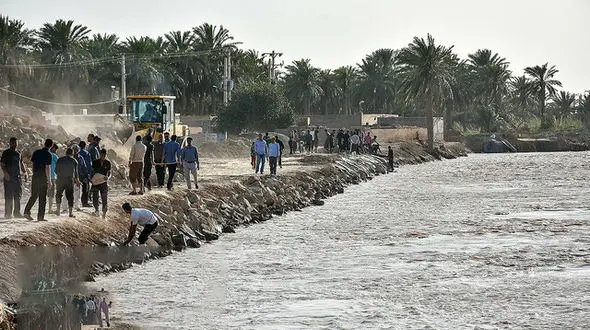 نجات جان دو غریق از رودخانه کارون