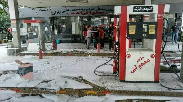  پمپ بنزین آمل آتش گرفت + عکس 