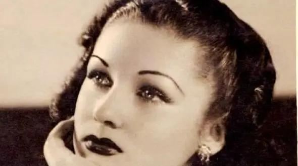 عکس سفر در زمان / گردش و تفریح  محمدرضا پهلوی با فوزیه زن اولش / سال 1327