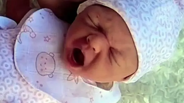 عروسکی به شکل نوزاد با چهره‌ای طبیعی + فیلم