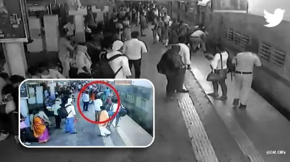 فیلم صحنه سقوط مسافر در ریل قطار/ همه ترسیدند


