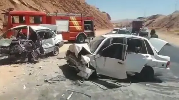 مصدومیت شدید راننده زن در تصادف پراید با رنو در تهران