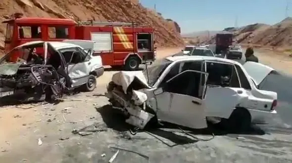 مصدومیت شدید راننده زن در تصادف پراید با رنو در تهران