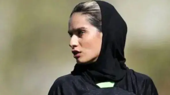 حضور تاریخی داور زن در بازی استقلال - شمس آذر