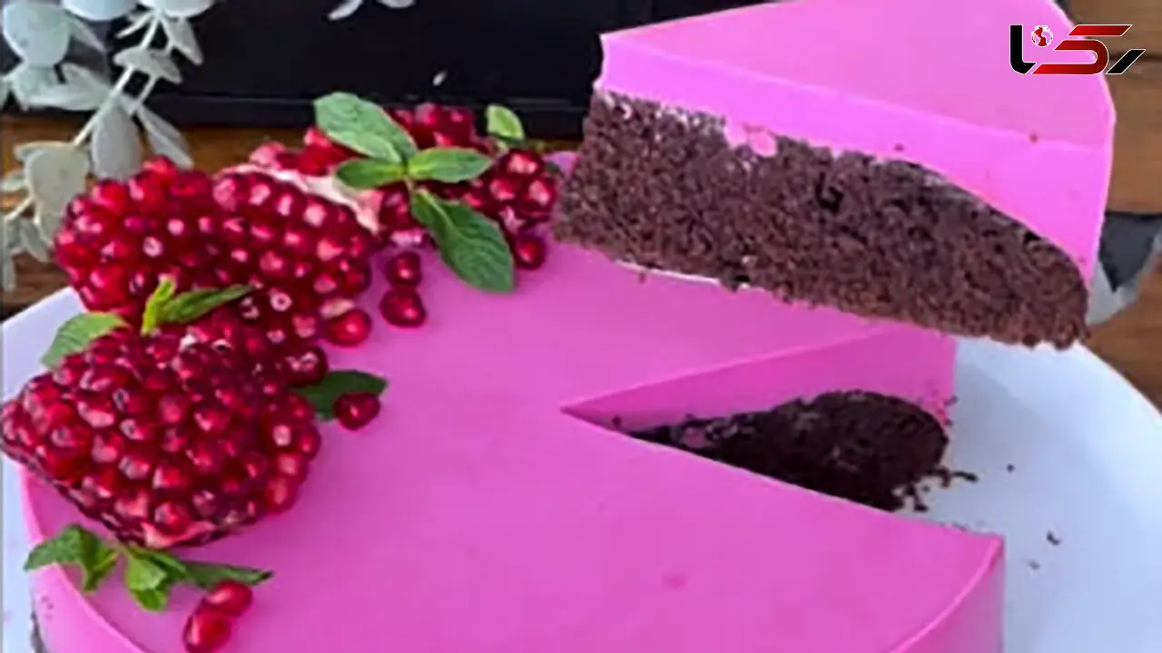 دیگه برای یلدا دسر تکراری درست نکن / ترکیب کیک شکلاتی با موس انار + فیلم