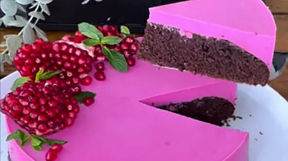 دیگه برای یلدا دسر تکراری درست نکن / ترکیب کیک شکلاتی با موس انار + فیلم