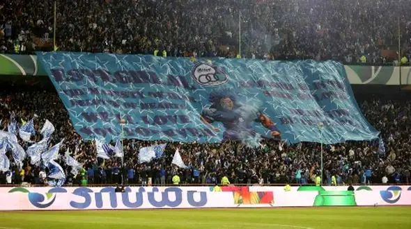 تجمع هواداران استقلال در اعتراض به نظری جویباری/ فریادها علیه لیدرها