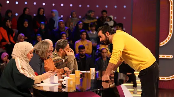  تمسخر بی‌سابقه معلولان در صدا وسیما + فیلم 