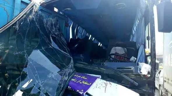 تصادف اتوبوس استقبال کنندگان رئیس جمهوری در تبریز + عکس 