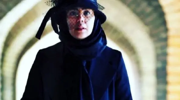 «مومو» سریال بچه مهندس 3 در کنار برادر و مادرش؛ سال 94