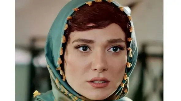 حوله پوشی مینا وحید در ملاء عام / خجالت نکشید؟!