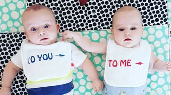 قتل وحشیانه دو قلوهای 23 ماهه در خانه شان + عکس