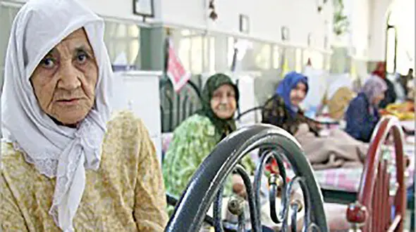  ۱۱.۵ درصد از جمعیت کشور سالمندند/ ایران در مسیر زنانه‌ شدن سالمندی