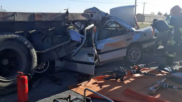 یک کشته و 2  مجروح در حادثه رانندگی در محور سبزوار- مشهد 