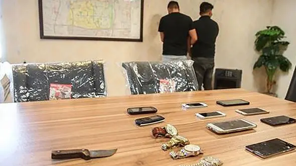 پایان وحشت آفرینی 2 موبایل قاپ حرفه ای در مشهد / اعتراف به 400 گوشی قاپی