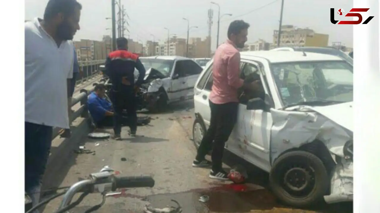 تصاویری تلخ از تصادف هولناک روی پل هفتم اهواز / جوان موتور سوار در دم جان باخت