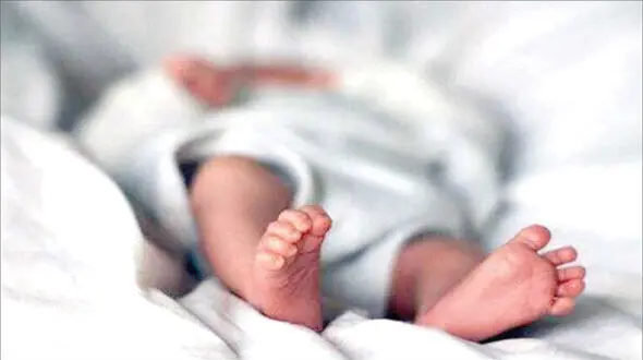 پرستار بی رحم نوزاد یک ساله را با بالش خفه کرد!