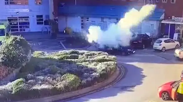 فیلم لحظه انفجار خودرو در عملیات انتحاری  