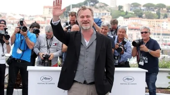 کریستوفر نولان: تماشای فیلم هایم با موبایل اشکالی ندارد!