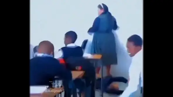 توطئه دانش آموزان پسر برای ترساندن خانم معلم + فیلم عجیب و خنده دار