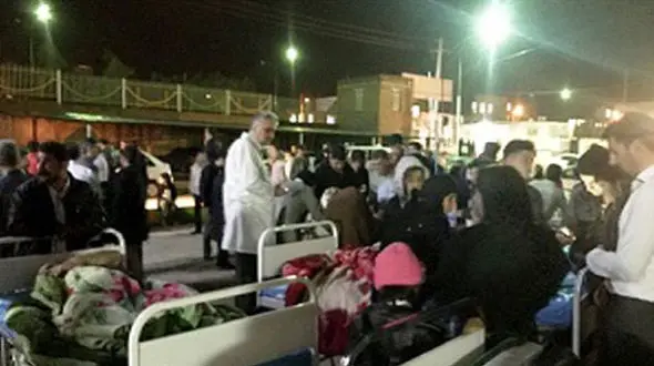 یکی از مصدومان زلزله ۵.۹ ریشتری گیلانغرب فوت کرد + عکس