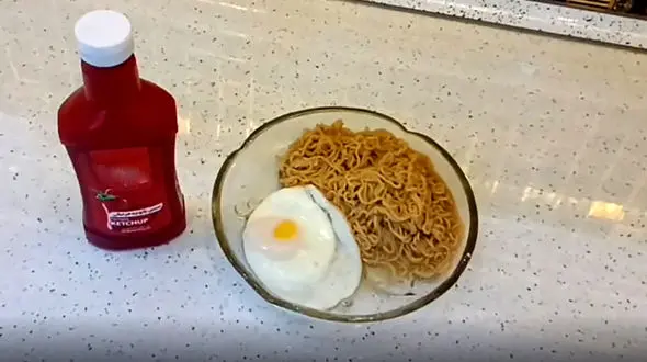 نودل با تخم مرغ خورده اید؟ / این فیلم را ببینید