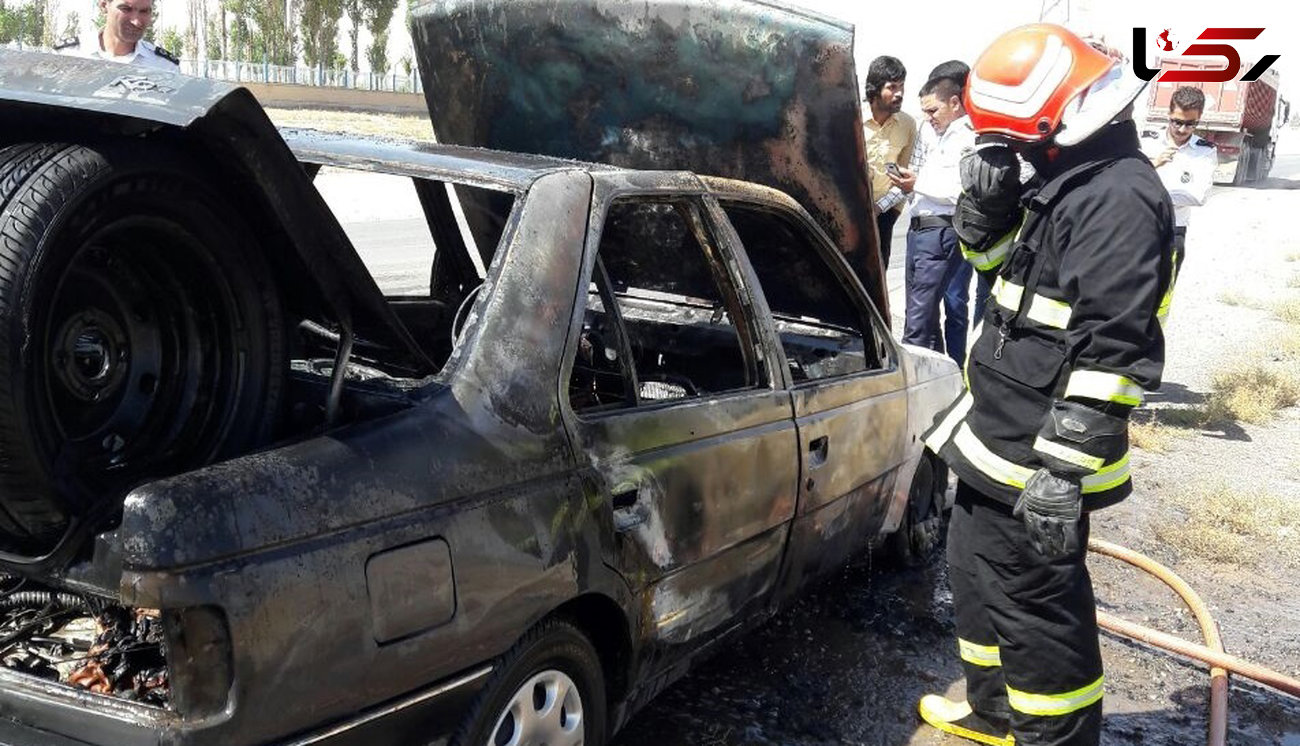 آتش سوزی خودروی سواری در جاده مشهد + عکس 