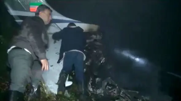 فیلم عملیات پس از سقوط هواپیمای پلیس در سلمانشهر + عکس