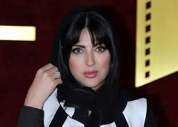 از سر تا پا مشکی را به شیوه هلیا امامی بپوشید و به سادگی خاص باشید / خرم سلطان ایرانی بازهم با این استایل جنجالی شد