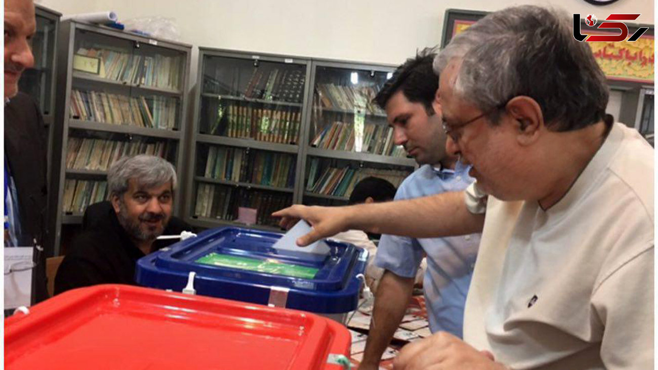 سعید حجاریان رای خود را داخل صندق انداخت+ عکس