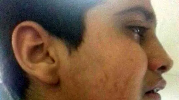 تنبیه دانش آموزان با خط کش فلزی مدیر در نوشهر+ عکس